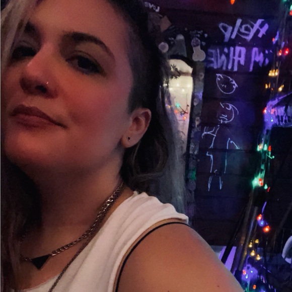 Meet your Posher, Kristin - Picture 4 of 11